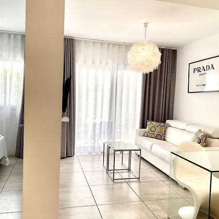 Casa Perla - Cozy Pool Side Apartment